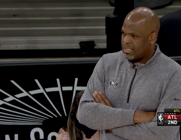  尼克斯时隔十年重返季后赛次轮  