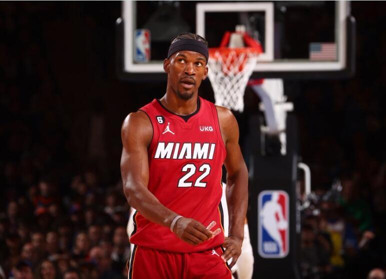  巴特勒三双热火加时险胜尼克斯  